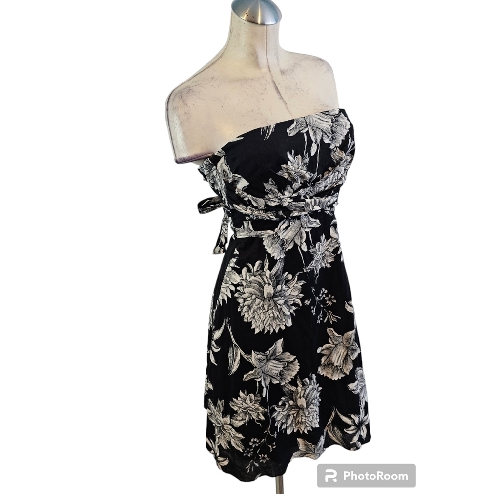 White House Black Market Size 4 Strapless Floral Dress - Picture 3 of 5